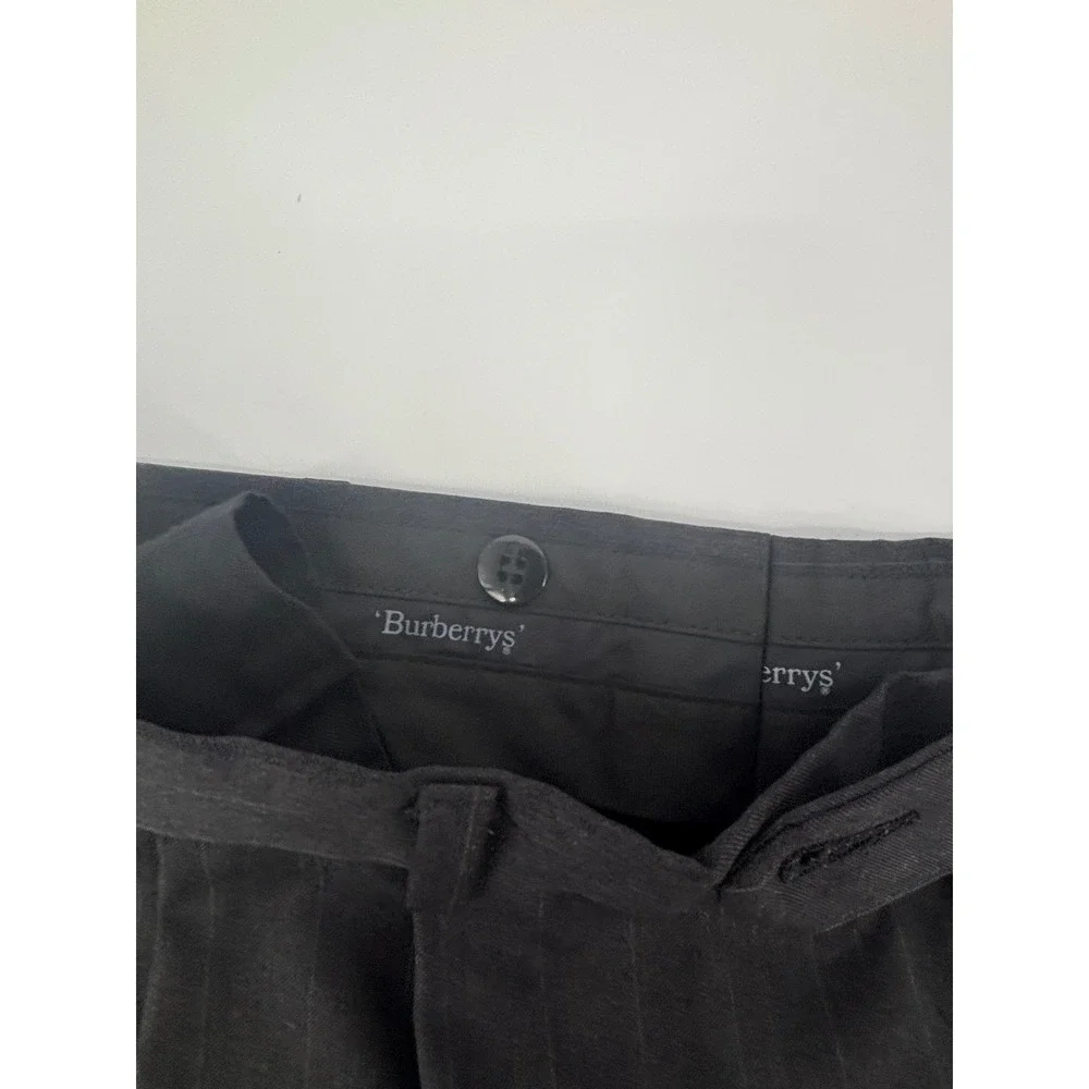 Burberrys Mens Pinstripe Suit Charcoal Grey Wool 2 Button Blazer Pleated Pants
